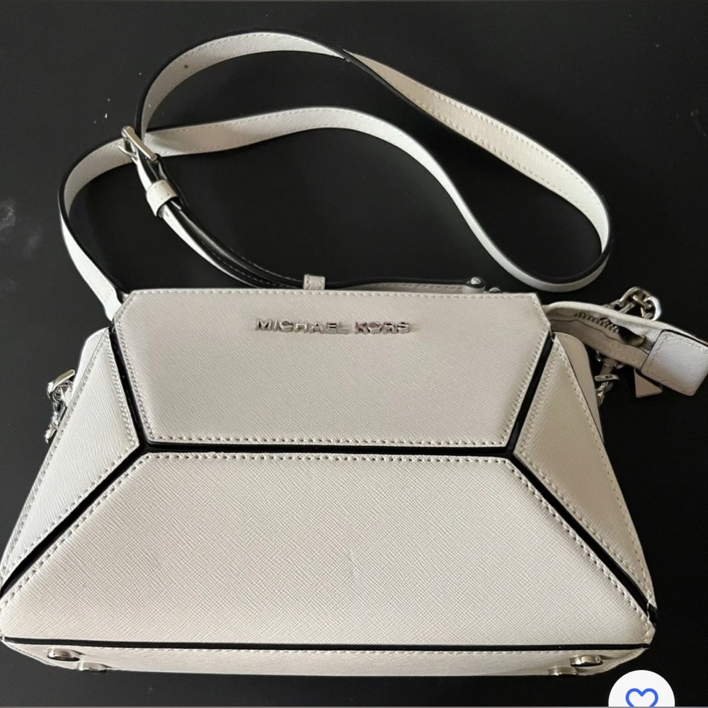 Michael Kors White Leather handbag new W9.5” X H 7” 2 Side/1 In Pockets
